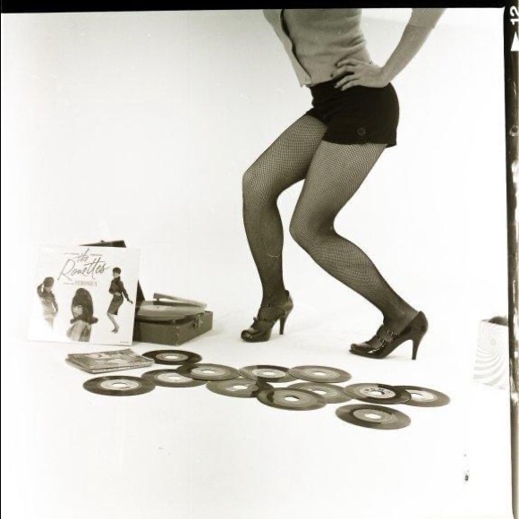 Meet your Posher, April - Picture 2 of 8